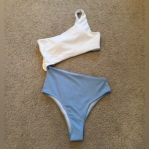 Women’s One Piece Swimsuit with Cutout